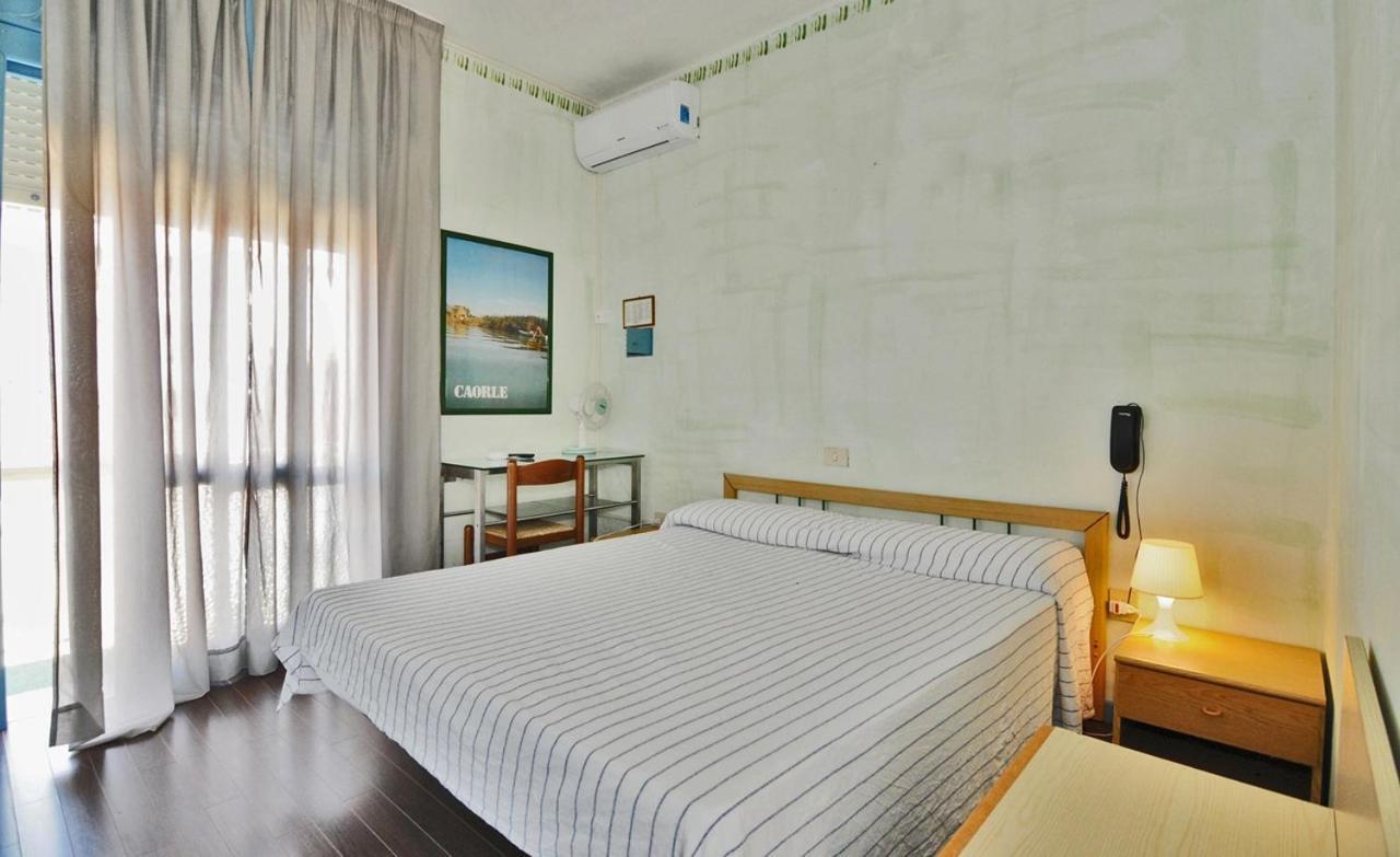 Hotel Antonella Каорле Екстер'єр фото