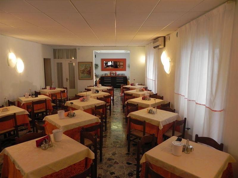 Hotel Antonella Каорле Екстер'єр фото
