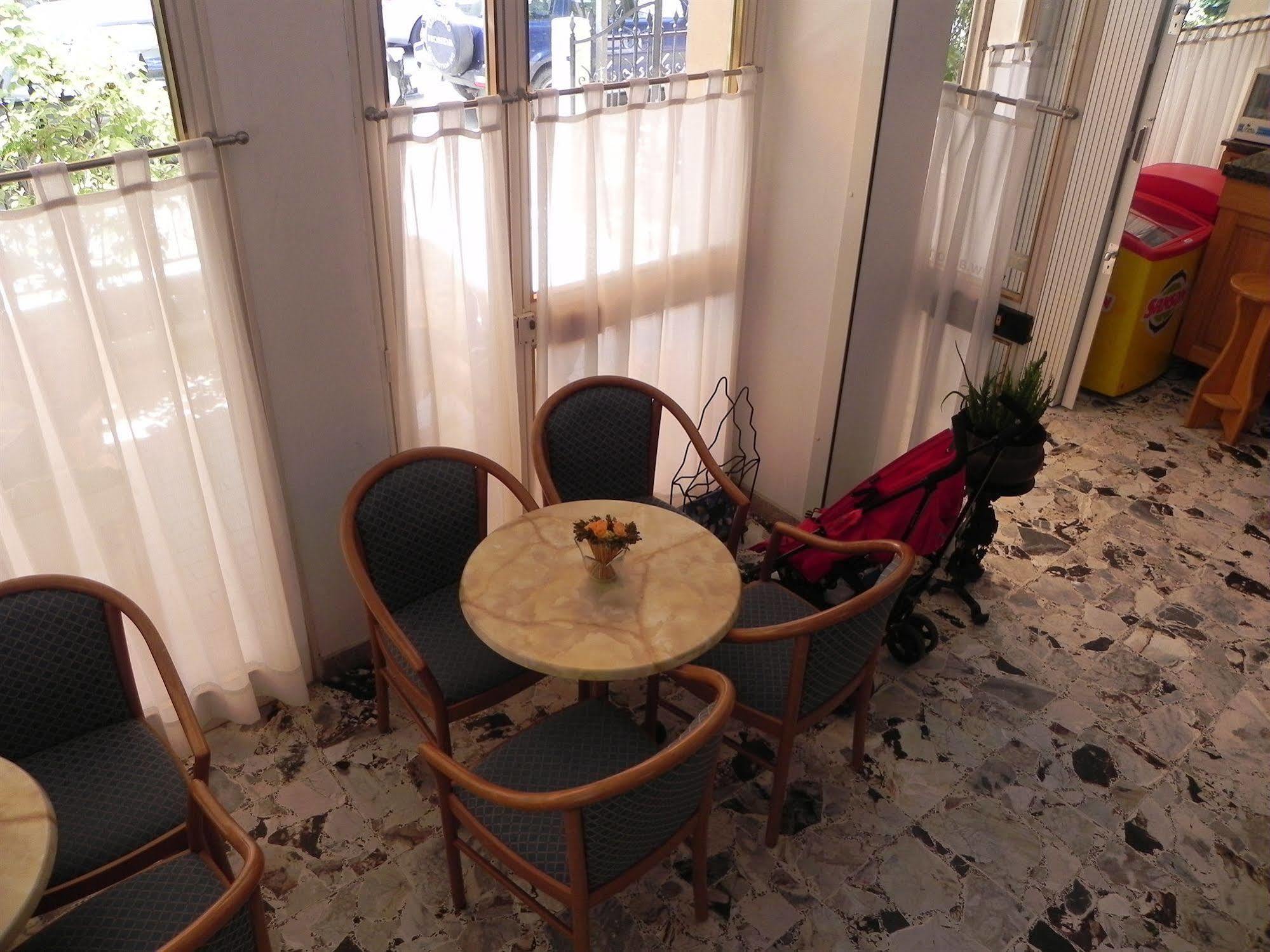 Hotel Antonella Каорле Екстер'єр фото